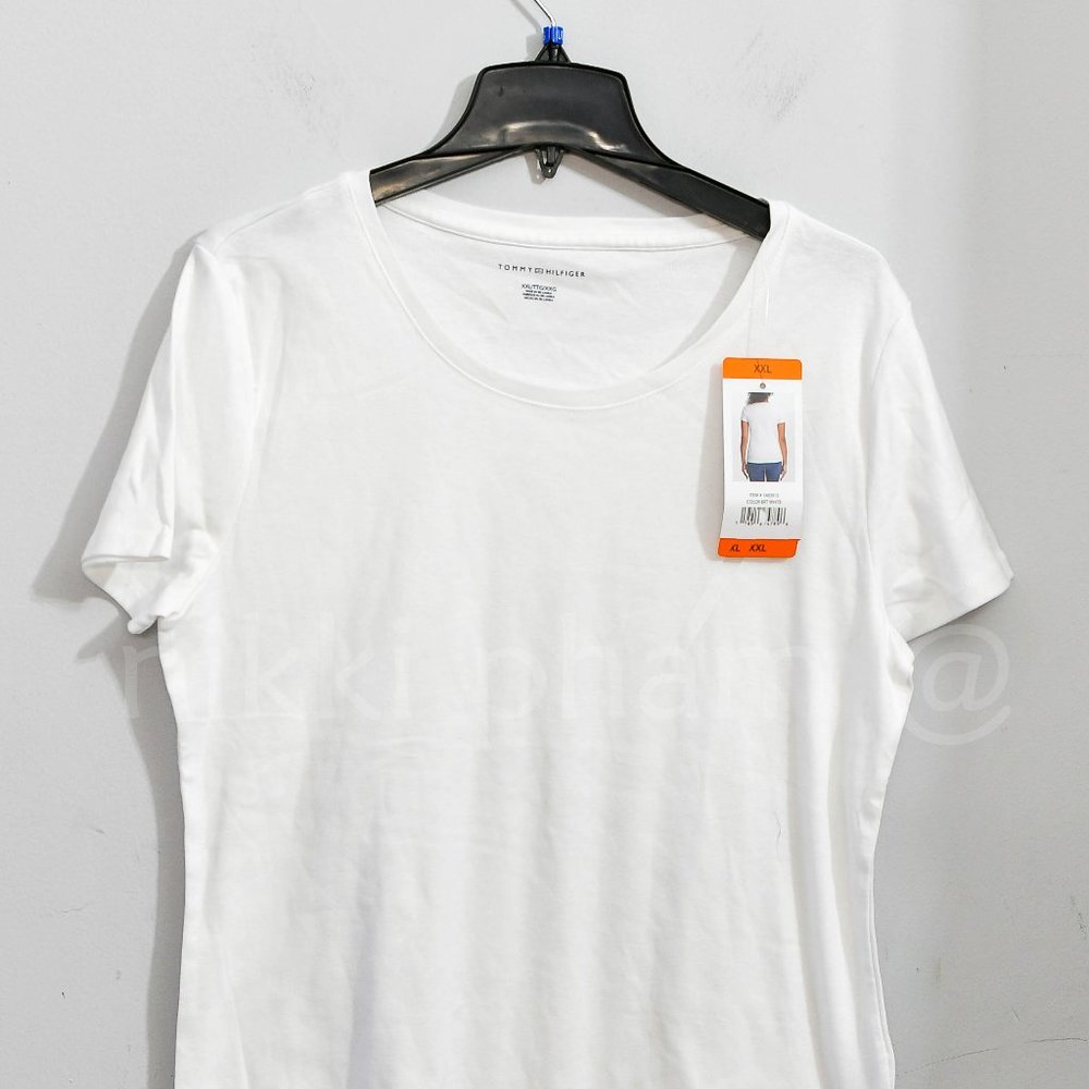 Tommy Hilfiger Ladies' Crew Neck Logo Short Sleeve Shirt in white - Picture 1 of 4